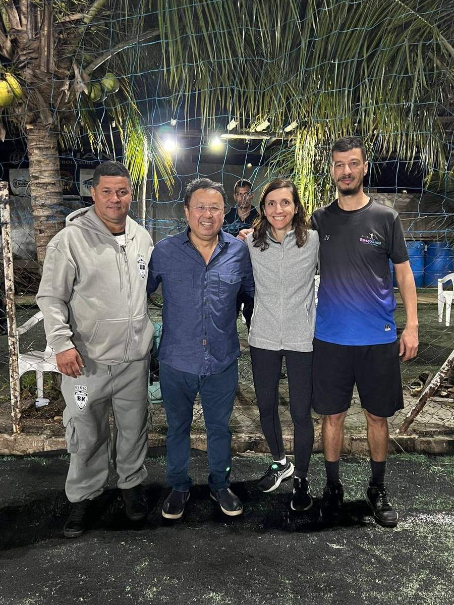 Equipe do projeto ao lado do vereador Élio Ajeka, parceiro e apoiador da iniciativa.